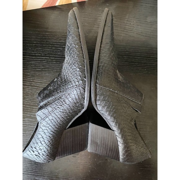 Matisse Madeleine Black Embossed Leather Short Ankle Booties Size 9.5 M - Picture 8 of 10